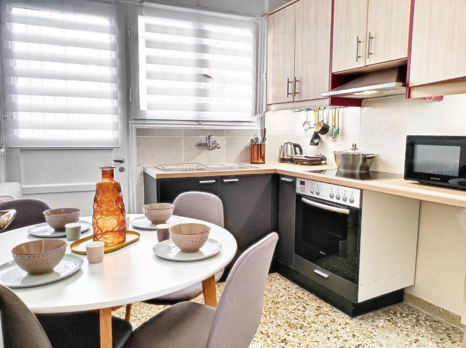 As ✓two Bedroom In Thissio * Athens